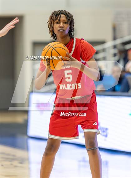 Thumbnail 2 in Greenbrier vs. Laney photogallery.