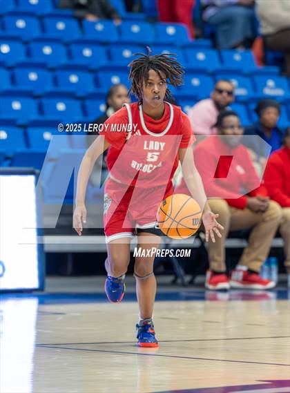 Thumbnail 2 in Greenbrier vs. Laney photogallery.