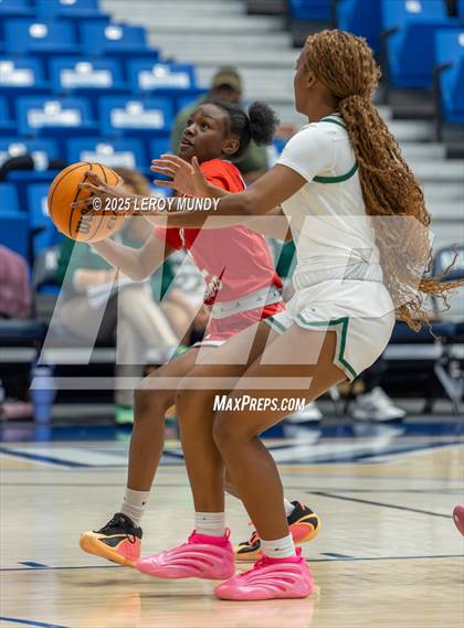 Thumbnail 3 in Greenbrier vs. Laney photogallery.