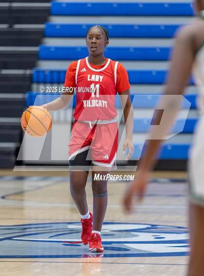 Thumbnail 1 in Greenbrier vs. Laney photogallery.