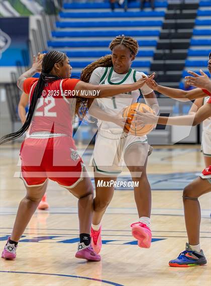 Thumbnail 2 in Greenbrier vs. Laney photogallery.