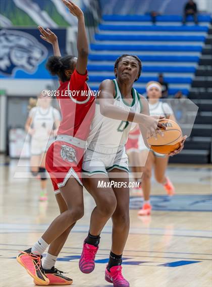 Thumbnail 1 in Greenbrier vs. Laney photogallery.