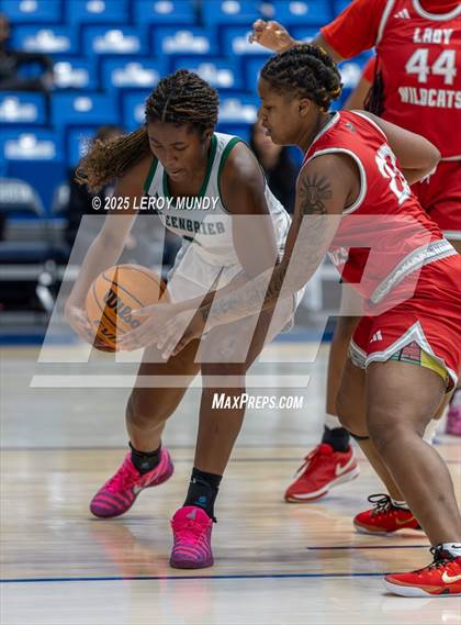 Thumbnail 2 in Greenbrier vs. Laney photogallery.