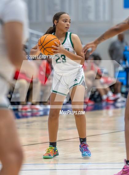 Thumbnail 1 in Greenbrier vs. Laney photogallery.