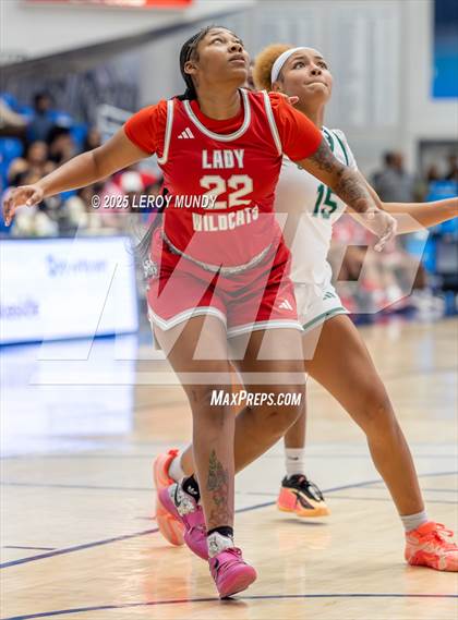 Thumbnail 3 in Greenbrier vs. Laney photogallery.