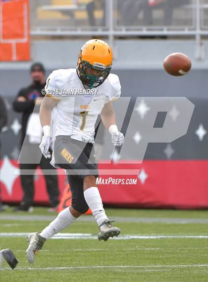 Thumbnail 2 in Bishop Manogue vs. Bishop Gorman (NIAA 4A Final) photogallery.