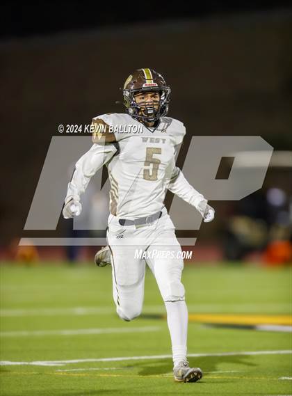 Thumbnail 3 in West vs. Oak Park (CIF SS DIVISION 7 Round 2 ) photogallery.