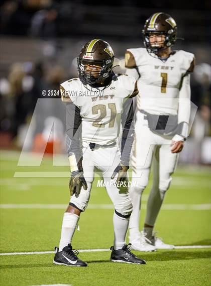 Thumbnail 3 in West vs. Oak Park (CIF SS DIVISION 7 Round 2 ) photogallery.