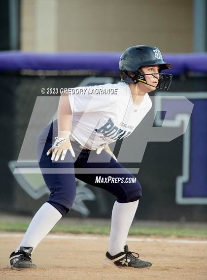 Thumbnail 1 in Richland vs Timber Creek photogallery.