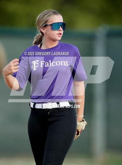 Thumbnail 1 in Richland vs Timber Creek photogallery.
