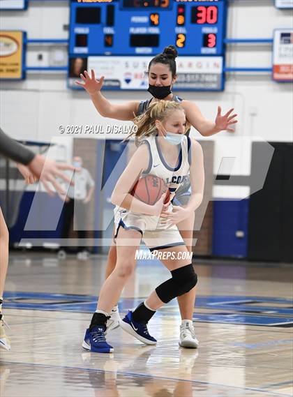 Thumbnail 2 in Ralston Valley vs. Highlands Ranch (CHSAA 5A Great 8) photogallery.