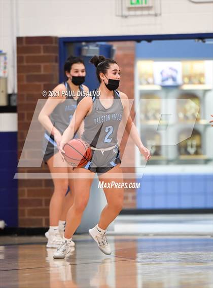 Thumbnail 1 in Ralston Valley vs. Highlands Ranch (CHSAA 5A Great 8) photogallery.