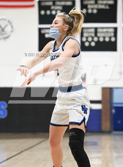 Thumbnail 3 in Ralston Valley vs. Highlands Ranch (CHSAA 5A Great 8) photogallery.