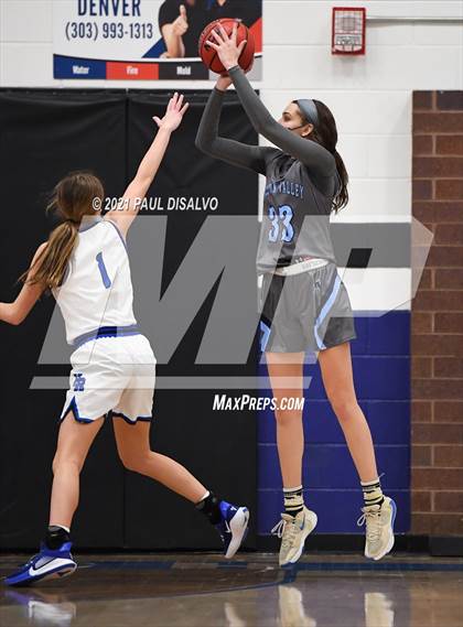 Thumbnail 1 in Ralston Valley vs. Highlands Ranch (CHSAA 5A Great 8) photogallery.