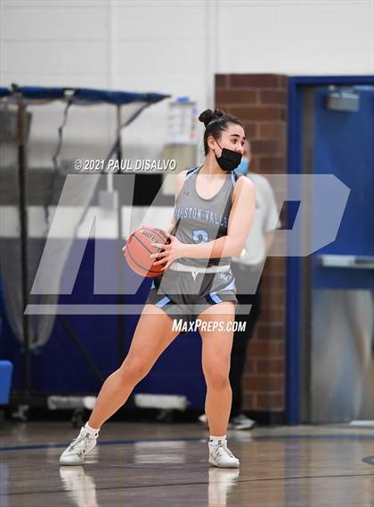 Thumbnail 1 in Ralston Valley vs. Highlands Ranch (CHSAA 5A Great 8) photogallery.