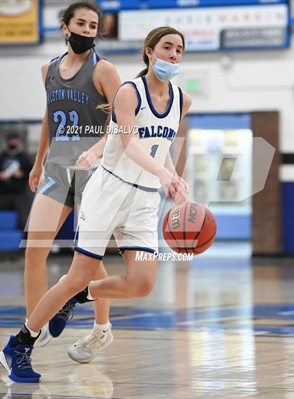 Thumbnail 2 in Ralston Valley vs. Highlands Ranch (CHSAA 5A Great 8) photogallery.