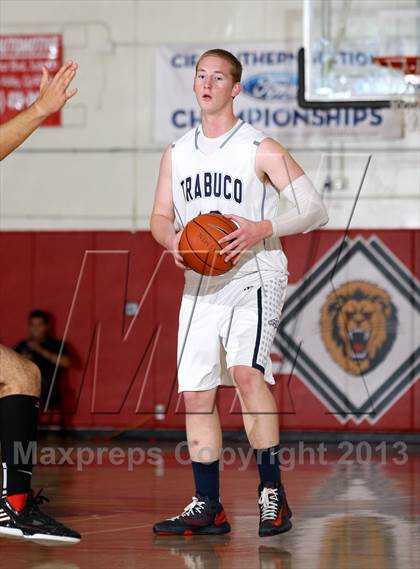 Thumbnail 2 in Trabuco Hills vs. La Serna (Charlie Wilkins Memorial Tournament) photogallery.