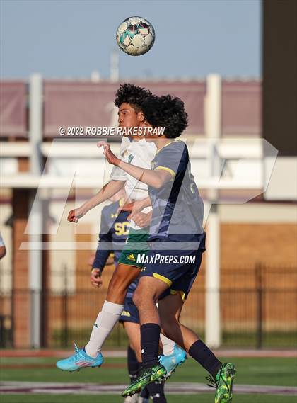 Thumbnail 2 in Longview vs. Highland Park (UIL 5A Region II Quarterfinals) photogallery.