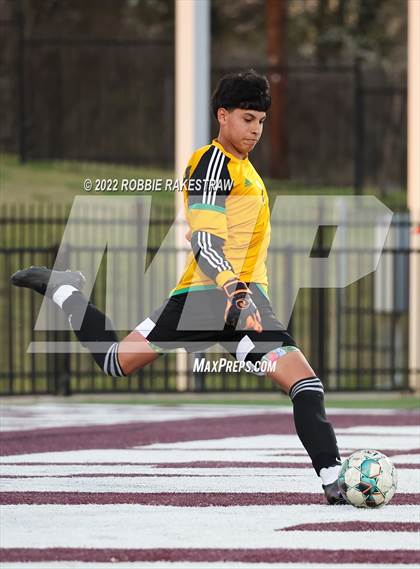Thumbnail 1 in Longview vs. Highland Park (UIL 5A Region II Quarterfinals) photogallery.
