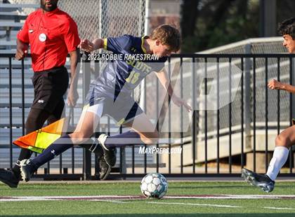 Thumbnail 3 in Longview vs. Highland Park (UIL 5A Region II Quarterfinals) photogallery.