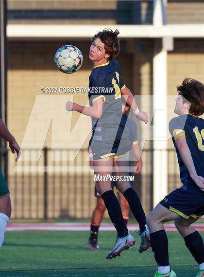 Thumbnail 3 in Longview vs. Highland Park (UIL 5A Region II Quarterfinals) photogallery.