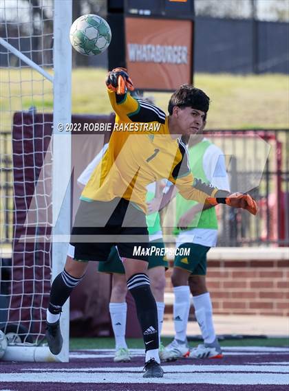 Thumbnail 2 in Longview vs. Highland Park (UIL 5A Region II Quarterfinals) photogallery.