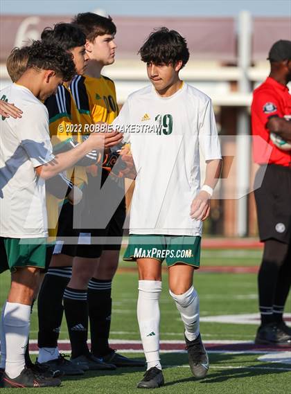 Thumbnail 2 in Longview vs. Highland Park (UIL 5A Region II Quarterfinals) photogallery.