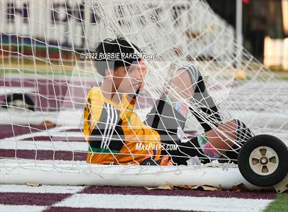 Thumbnail 3 in Longview vs. Highland Park (UIL 5A Region II Quarterfinals) photogallery.