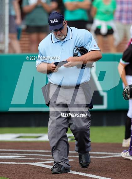 Thumbnail 2 in Midland vs. Southlake Carroll (UIL 6A Area Playoff) photogallery.