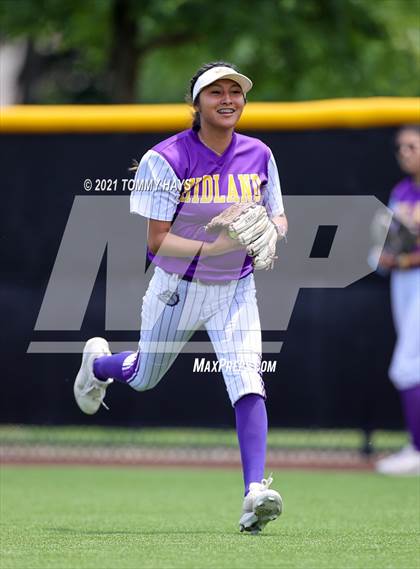 Thumbnail 3 in Midland vs. Southlake Carroll (UIL 6A Area Playoff) photogallery.