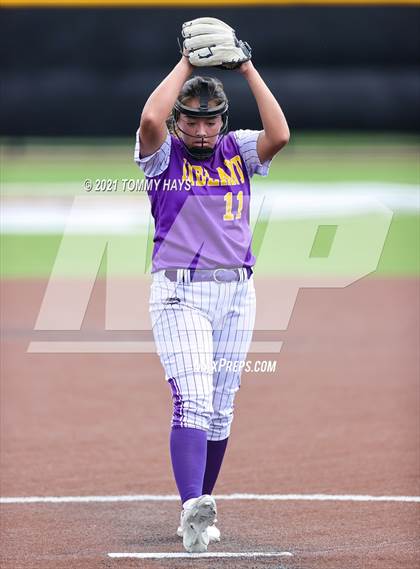 Thumbnail 1 in Midland vs. Southlake Carroll (UIL 6A Area Playoff) photogallery.