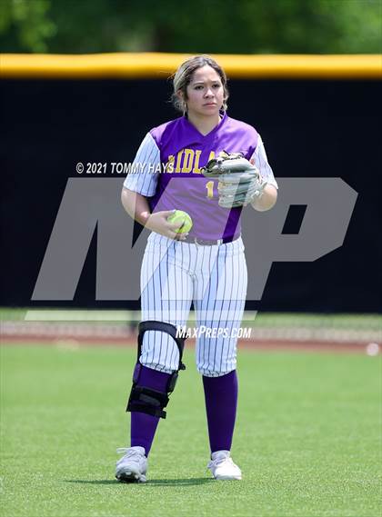 Thumbnail 3 in Midland vs. Southlake Carroll (UIL 6A Area Playoff) photogallery.