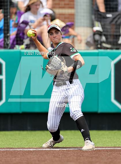 Thumbnail 2 in Midland vs. Southlake Carroll (UIL 6A Area Playoff) photogallery.