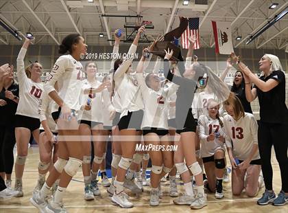 Thumbnail 1 in Marin Catholic vs. Torrey Pines (CIF State Open Final) photogallery.