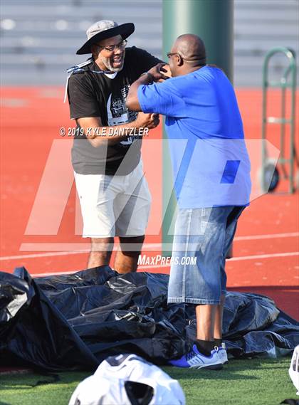 Thumbnail 1 in Texas vs. Hendrickson photogallery.