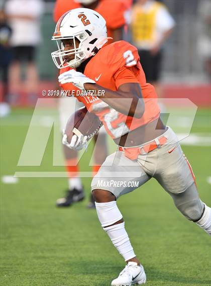 Thumbnail 3 in Texas vs. Hendrickson photogallery.