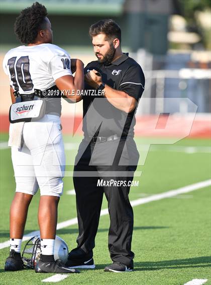 Thumbnail 3 in Texas vs. Hendrickson photogallery.