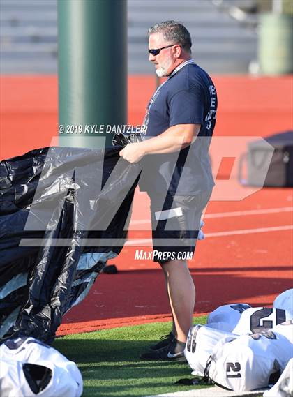 Thumbnail 2 in Texas vs. Hendrickson photogallery.