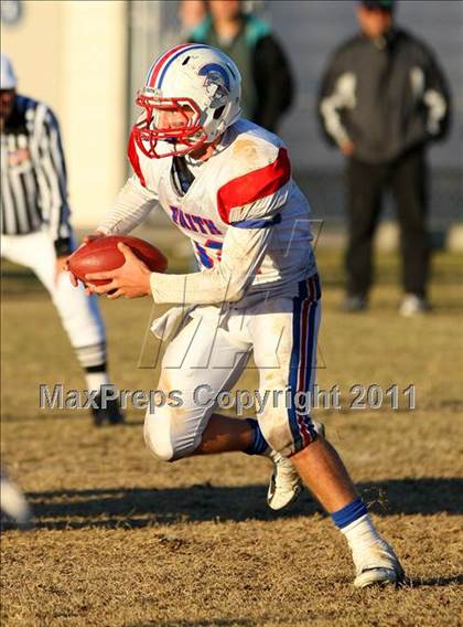 Thumbnail 1 in Faith Baptist @ Windward (CIF SS D1 8-Man Playoffs) photogallery.