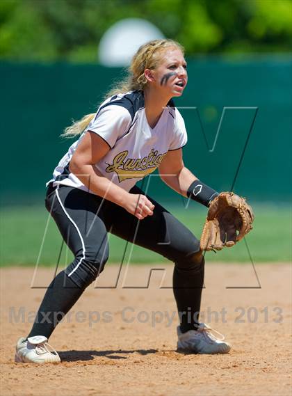 Thumbnail 3 in Junction vs. Three Rivers (Region IV Area Playoffs) photogallery.