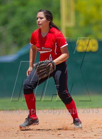 Thumbnail 2 in Junction vs. Three Rivers (Region IV Area Playoffs) photogallery.