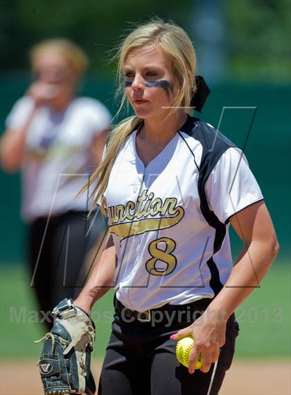 Thumbnail 3 in Junction vs. Three Rivers (Region IV Area Playoffs) photogallery.