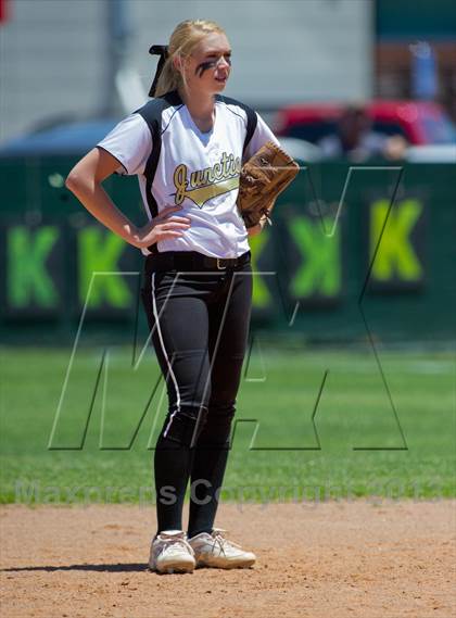 Thumbnail 2 in Junction vs. Three Rivers (Region IV Area Playoffs) photogallery.