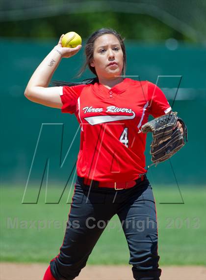 Thumbnail 3 in Junction vs. Three Rivers (Region IV Area Playoffs) photogallery.