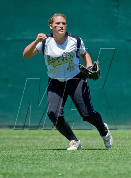 Thumbnail 2 in Junction vs. Three Rivers (Region IV Area Playoffs) photogallery.