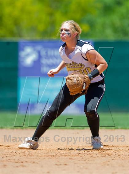 Thumbnail 3 in Junction vs. Three Rivers (Region IV Area Playoffs) photogallery.