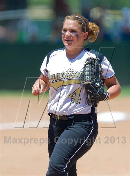 Thumbnail 1 in Junction vs. Three Rivers (Region IV Area Playoffs) photogallery.