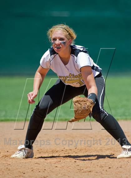 Thumbnail 2 in Junction vs. Three Rivers (Region IV Area Playoffs) photogallery.