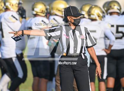 Thumbnail 2 in Santee @ Narbonne (CIF LACS Round 1 DIII Playoff) photogallery.