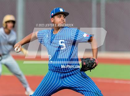 Thumbnail 2 in Somerset vs. Tuloso-Midway (UIL 4A Area Playoffs) photogallery.